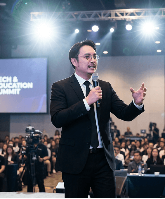 Dan Giang speaking at the Tech & Education Summit